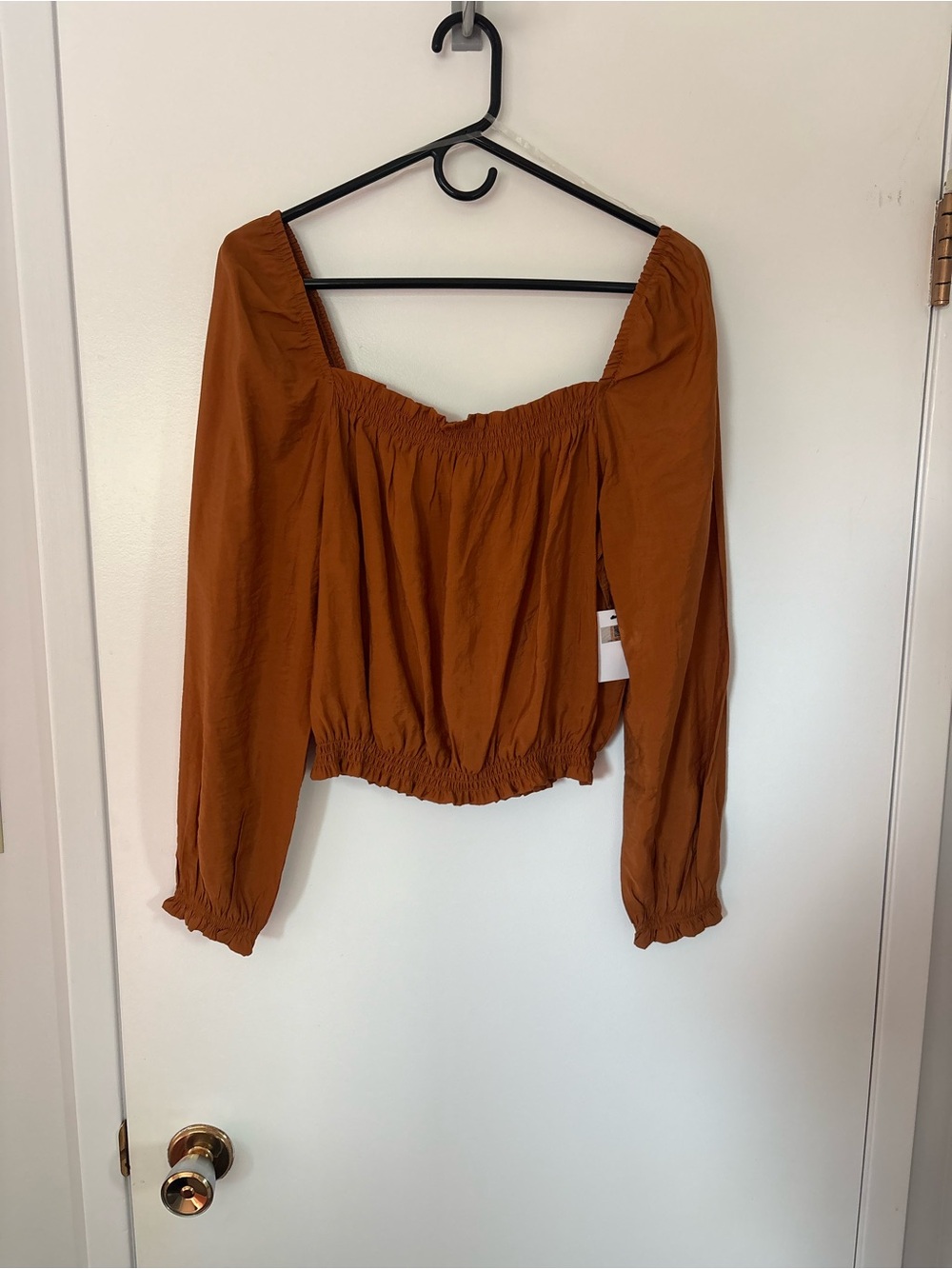 BNWT Mexx Women's Rust Long-Sleeve Smocked Peasant Top